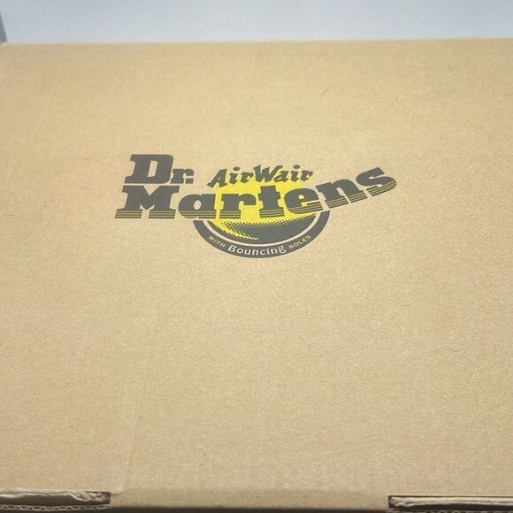 Dr. Martens Women's 2976 Chelsea Boot Leather Boots- NWB- Women Size 9 | Eur 41 - Picture 4 of 10